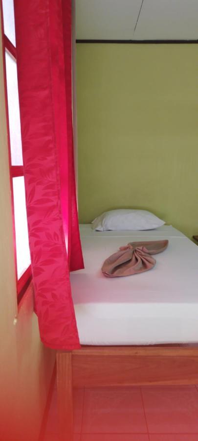 Cabinas Smith Cahuita Exterior foto