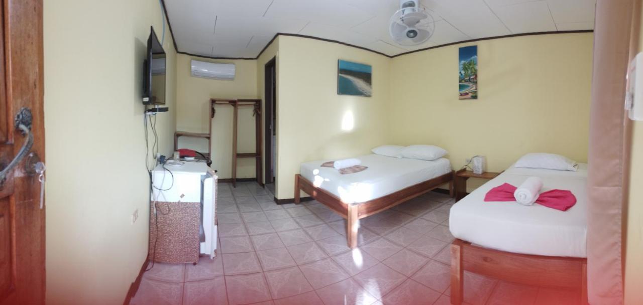 Cabinas Smith Cahuita Exterior foto